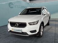 Volvo XC40, Momentum, Jahr 2022 - München