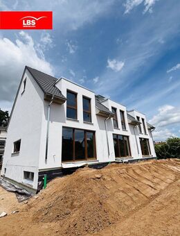 Bezugsfreies, neues Reihen-END-haus mit Keller in toller Waldrandlage von Bischofsheim - Erstbezug ! - Maintal