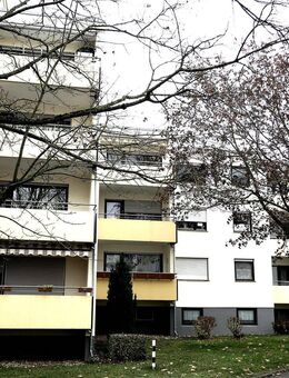 Sympathische 3 1/2-ZIMMER-MIETWOHNUNG mit Parkett, neuer Einbauküche & Südbalkon in HEMMINGEN - Hemmingen (Baden-Württemberg)
