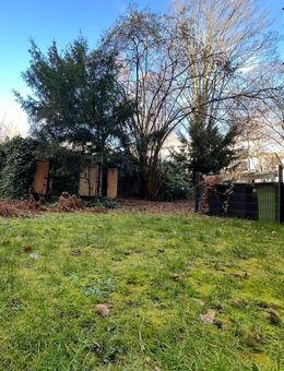 Helle Altbauwohnung mit sehr großem Garten und hochwertig saniertem Gemeinschaftseigentum – 3 Zimmer im Ostend / Bornheim PROVISIONSFREI direkt vom Ei - Frankfurt (Main)