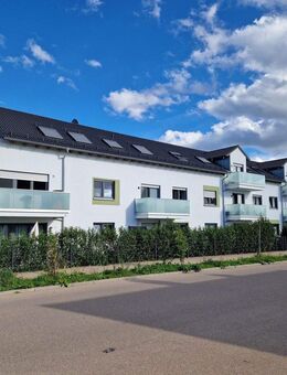 Provisionsfrei: Helle, offen geschnittene 2-Zimmer-DG-Wohnung mit Balkon in Lenting - Lenting