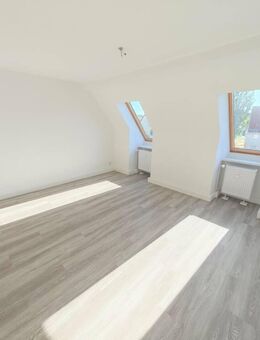 Lichtdurchflutete Dachgeschosswohnung - 2 Zimmer mit Stil in attraktiver Lage im Fürstenwalder Süden - Fürstenwalde (Spree)