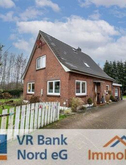 Ein Ort zum Wohlfühlen: Einfamilienhaus mit schönem Garten und Carport - Struckum