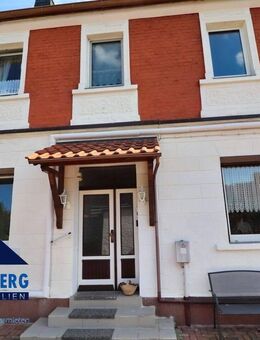 Ein-Zweifamilienhaus mit Garagen (Wohnmobilgröße) in Kretzschau zu verkaufen - 360°Tour ansehen! - Kretzschau
