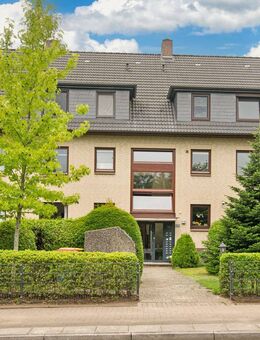 Zentrale Lage in Hummelsbüttel - Helle Eigentumswohnung mit Tiefgaragenstellplatz - Hamburg