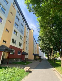 Neu sanierte Single-Wohnung mit Aufzug !!! - Oberlungwitz