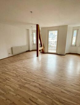 Große 4-Raum-Wohnung mit Balkon in Aue - Aue