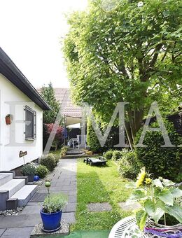 Preis gesenkt: Zwei-Familien-Immobilie (4+4 Zimmer) mit Garten, Garage und zwei Stellplätzen - Idstein