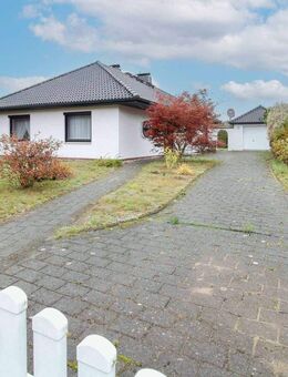 RESERVIERT !!! Wunderschöner Walmdach-Bungalow ! Familienfreundlich und barrierearm in Top-Lage - Hollenstedt