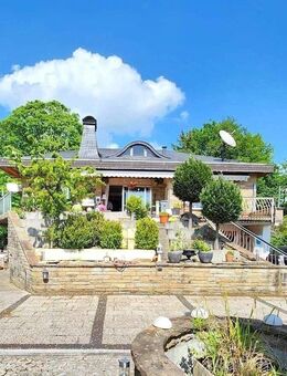 FREISTEHENDES ZWEI- FAMILIEN- ARCHITEKTENHAUS MIT 2 X GARAGEN, MEHREREN TERRASSEN - Wuppertal