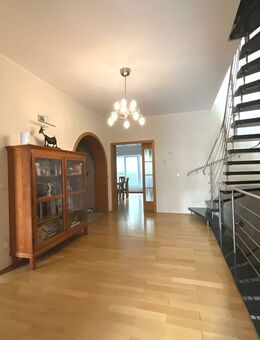 Exklusives Anwesen: 557 m² Wohnfläche, Wellness-Oase und Natur idylle auf 3.588 m² Grundstück. - Schauenburg