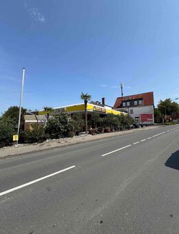 Mehrfamilienhaus inkl. Gewerbeeinheit und zusätzlicher 500m² Gewerbehalle mit 30 Parkplätzen - Wadersloh