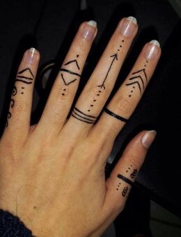 🎃✨ Halloween Henna Zauber – Tradition trifft auf Grusel-Style! ✨🎃 - Essen