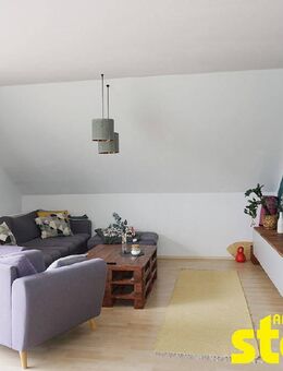 GROßZÜGIGE DACHGESCHOSSWOHNUNG MIT BALKON *** GEFPLEGTES WOHNHAUS IN STOCKSTADT! - Stockstadt (Main)