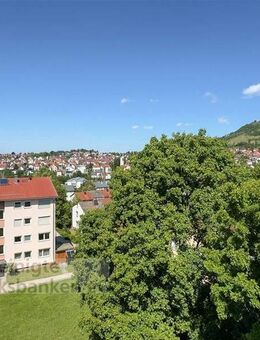 Wohnen in Eningens Ortsrandlage mit traumhafter Aussicht !!!! - Eningen (Achalm)