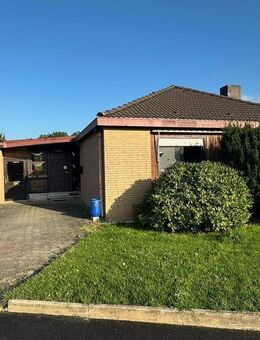 Bungalow mit Einliegerwohnung mit großem Grundstück und Doppelgarage in 34593 Knüllwald/Rengshausen - Knüllwald