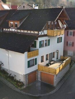 ZWEIFAMILIEN-DOPPELHAUSHÄLFTE MIT ZWEI GARAGEN IN BRAUNSBACH - Braunsbach