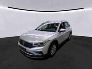 VW Tiguan, 2.0 TDI Life 110kW Life, Jahr 2021 - Schleusingen