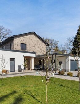 Modernes Traumhaus mit hochwertiger Energietechnik, Pool und großem Garten - Hohen Neuendorf