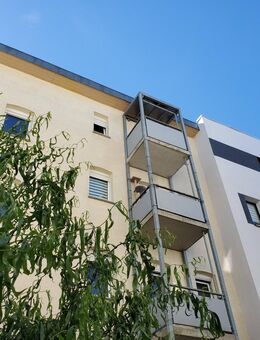 Ab Januar: Wohnung im Hinterhaus mit kleinem Balkon - Halle (Saale)