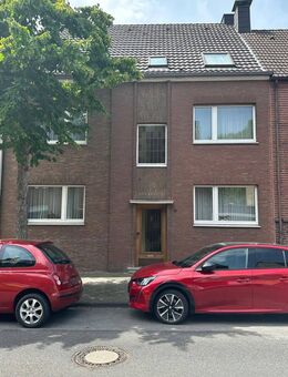 Großes Reihenhaus / Mehrfamilienhaus - Mönchengladbach