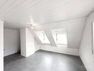*** Charmante Dachgeschosswohnung in begehrter Lage von Hockenheim *** - Hockenheim