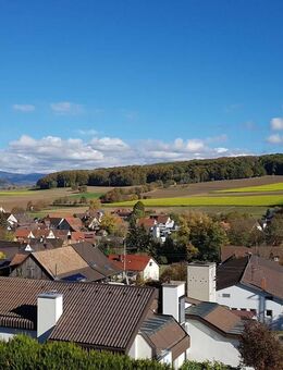 TRAUMHAFT SCHÖN & RUHIG WOHNEN in Efringen-Kirchen Welmlingen mit Balkon+EBK+Carport- Ab 15.10. frei - Efringen-Kirchen