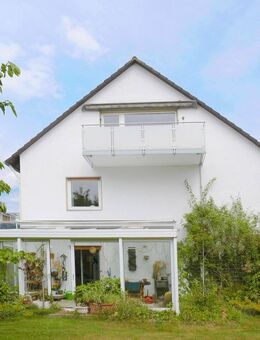 Kassel-Wolfsanger-Bestlage… Freistehendes, freies 3-Familienhaus mit Doppelgarage in sehr ruhiger Wohnlage - Kassel