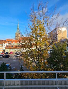 ERSTEBEZUG NACH RENOVIERUNG - Großzügig im 2. OG mit Balkon und neuem Tageslichtbad mit Dusche. Zentraler geht es kaum - Hildesheim
