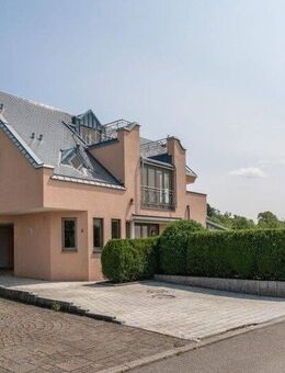 See- und Alpenblick in Radolfzell: Unternehmervilla in bester Lage der Weinburg - frei - Radolfzell (Bodensee)