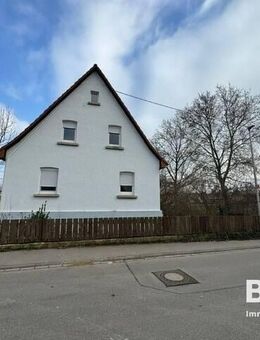 Genehmigt 4 Fam. Haus - Sanierungsbedürftiges Einfamilienhaus - Ilsfeld