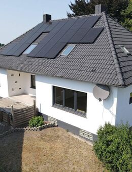 Mod. Provisionsfrei: EFH mit Einliegerwohnung: Wärmepumpe, Photovoltaik, Feldrandlage - Uetze