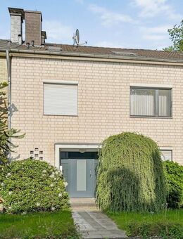 5 Zimmer auf ca. 214 m² Wohnfläche: Umgeben von Grünanlagen in ruhiger Wohnstraße in Köln-Merheim - Köln