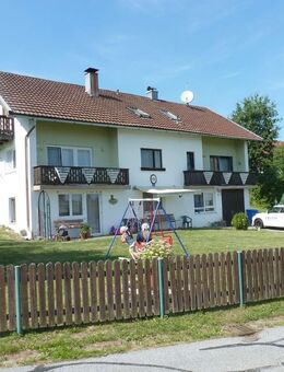 Investment: Größeres Wohnhaus im Außenbereich von Zachenberg - Zachenberg