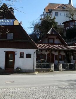 Einfamilienhaus ca. 125 qm WF, Grund 265 qm - 1 separate Garagen zum anmieten - Himmelkron