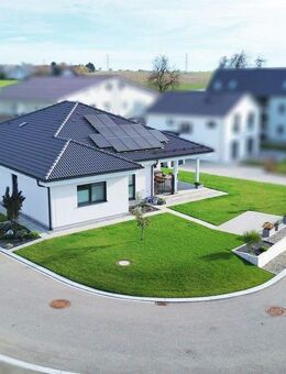 Wohnen auf einer Ebene: Moderner Bungalow mit Top-Ausstattung und Blick ins Grüne - Wald (Baden-Württemberg)