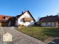 Familienfreundliches Zweifamilienhaus mit Einliegerwohnung und herrlichem Blick ins Grüne - Nördlingen