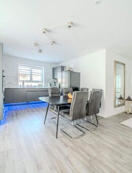 Moderne 3 Zimmer-Wohnung mit Panorama-Ausblick und separater Garage in Höchstadt - Höchstädt (Donau) Zentrum