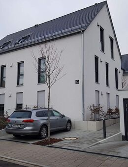 Moderne 3-Zimmer-Wohnung mit Tiefgaragen-Stellplatz und Balkon - Neumarkt (Oberpfalz)