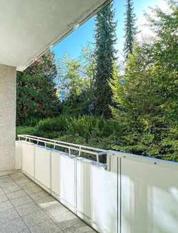 Große 3-Zimmer-Wohnung mit Balkon in ruhiger Wohngegend - Wiesbaden