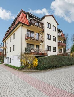 1A-Kapitalanlage, gelegen am Stadtpark von Neustadt (Sa): Vermietete 2-R-W inkl. Garage & Südbalkon - Neustadt (Sachsen)