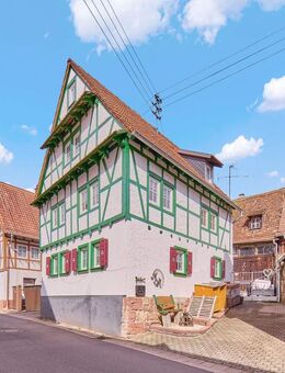 Sanierter Fachwerk-Traum mit ca. 230?m² Wohnfläche und Nebengebäuden - Dörrenbach