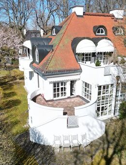 Großzügige Maisonette-Wohnung auf schönem Parkgrundstück - Grünwald