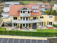 Traumhafte Villa mit drei erstklassigen Wohneinheiten, Saunen, Außenpool, Whirlpool und PV-Anlage. - Elzach