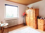 Helle 3-Zimmer-Wohnung mit wunderschönem Fernblick, Balkon, Stellplatz und Garage in Adelebsen - Adelebsen