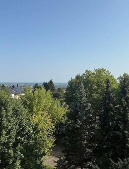 *SIE SUCHEN EINE RUHIGE WOHNUNG MIT FERNBLICK UND WENIGE METER INS GRÜNE?* - Frankfurt (Main)