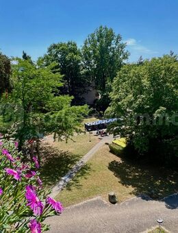 *RESERVIERT*3-Zimmer-Wohnung in der Singener Südstadt mit Westbalkon und Garage - Hochhaus Romulus - Singen (Hohentwiel)