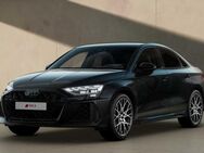 Audi RS3, TFSI Limousine quattro Carbon adap, Jahr 2022 - Solingen (Klingenstadt)