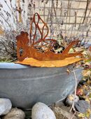 Fee liegend auf Blatt Edelrost Elfe in 87647