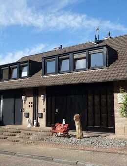 FREISTEHEND EXKLUSIV 1-2 FAM.-HS., 3 GARAGEN, 7 ZI./237 QM WFL., MARMOR, KAMIN, SAUNA IN KNITTKUHL - Düsseldorf